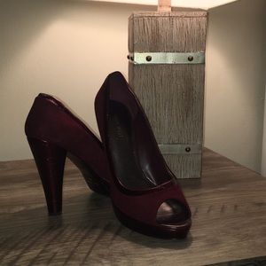 Nine West peep toe burgundy pumps